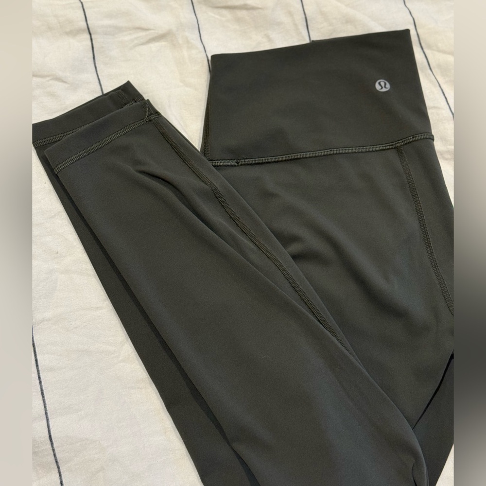 Lululemon leggings size 6